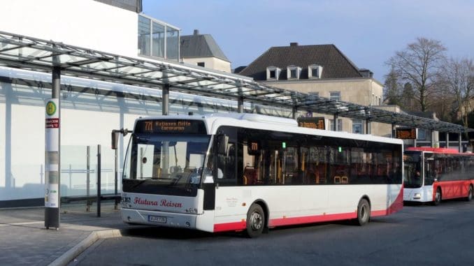 wfr735-180321-771-b-velbert_zob-nerlich Der Ambassador am Velberter ZOB.